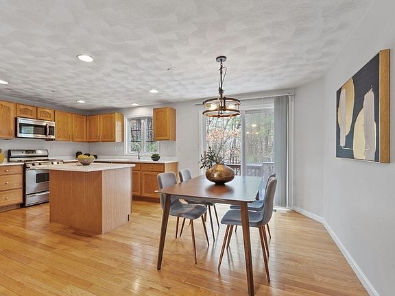 5th image of 81 Salem Rd Unit 31