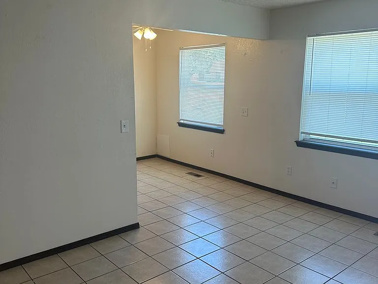 1816 Wren St — Photo 16