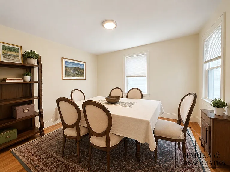 30 Willow St — Photo 4
