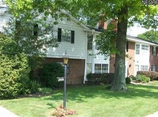 2948 Pease Dr APT 101, Rocky River, OH
