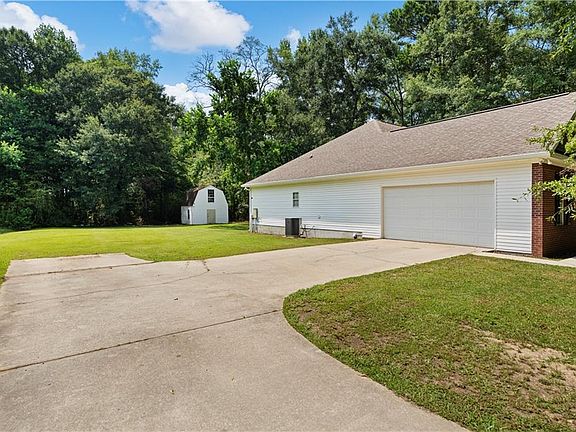 3rd image of 62 Lee Road 414
