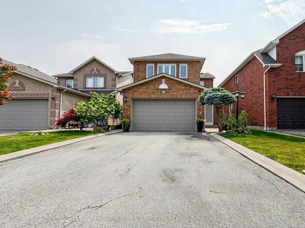 5812 Sidmouth St, Mississauga, ON L5V 2K3