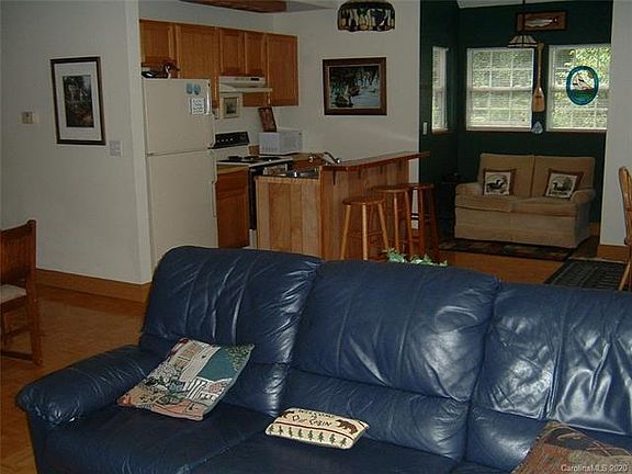 4th image of 56 Texas St #4-5-6