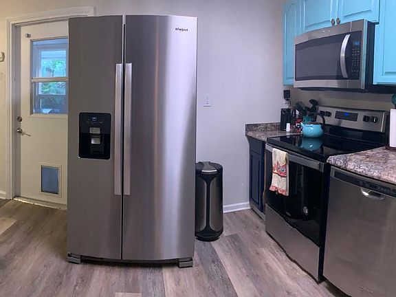 4th image of 1021 Park Dr APT C