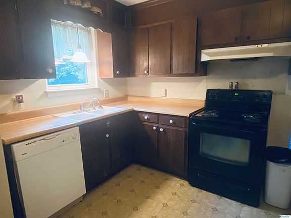 4th image of 213 Woodland St