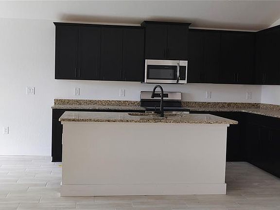 4th image of 5543 Ocean Breeze Dr