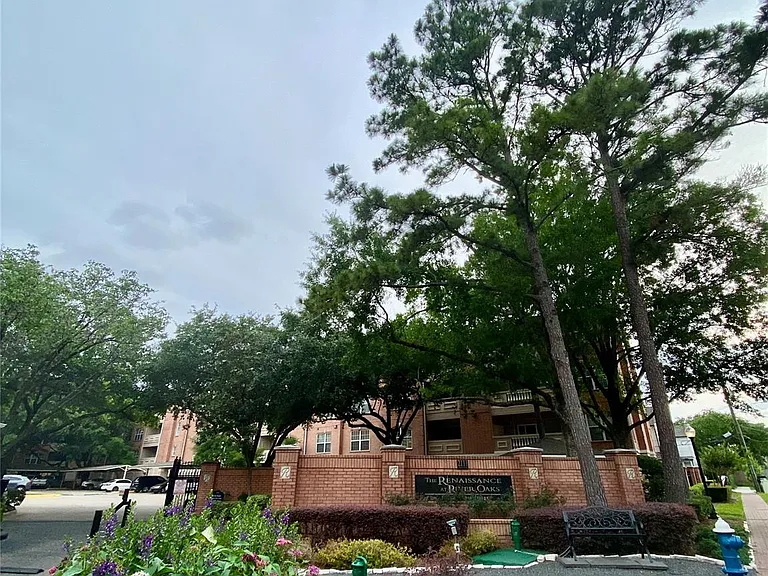 2111 Welch St #B101 — Photo 8