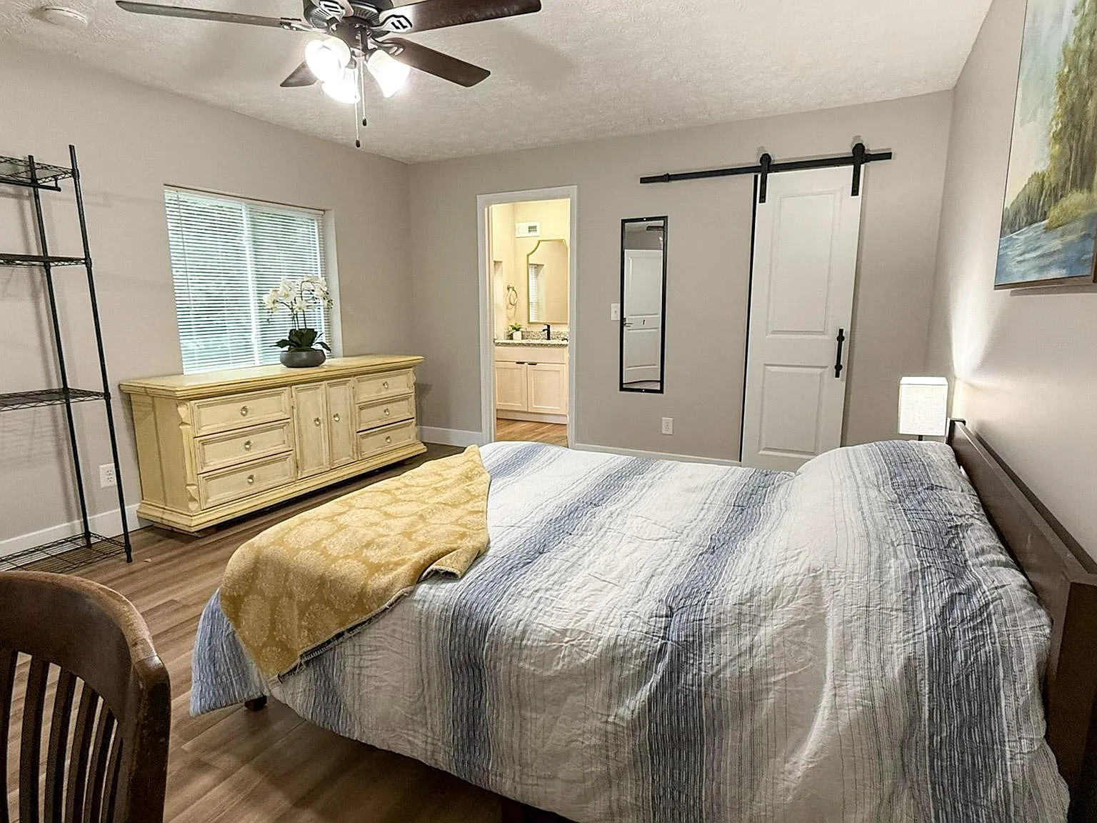 4 bed, 4.0 bath, 2350 sqft, $1,183 — Photo 1