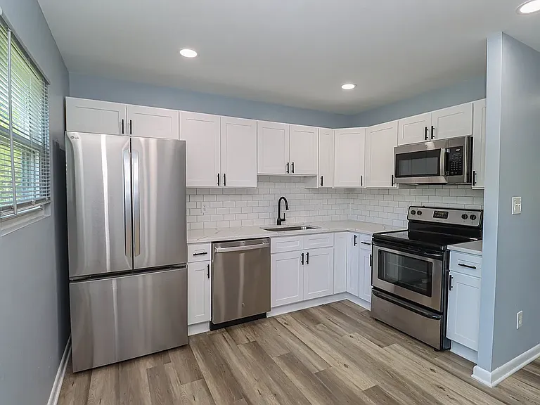 328 Benfield Rd — Photo 17
