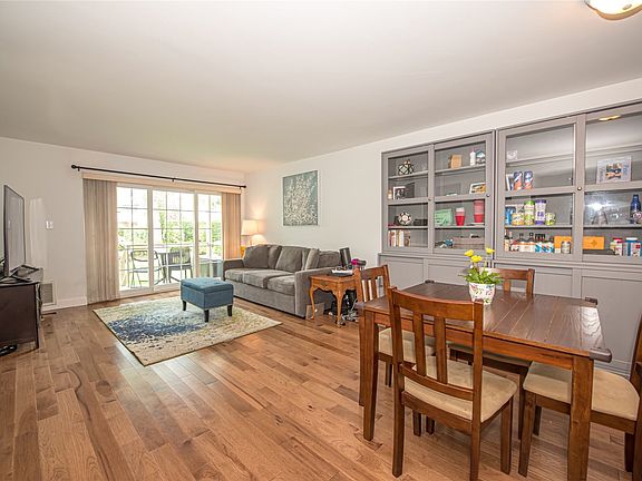 3rd image of 7 Greenmeadow Dr #7