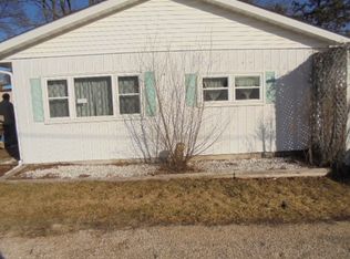 1610 13th St, Hazel Green, WI 53811