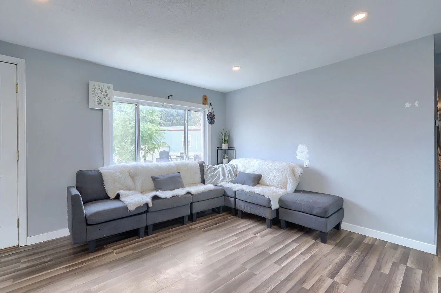2 bed, 784 sqft, $1,495 — Photo 1