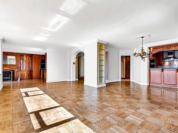 3rd image of 16 Sutton Pl APT 10C