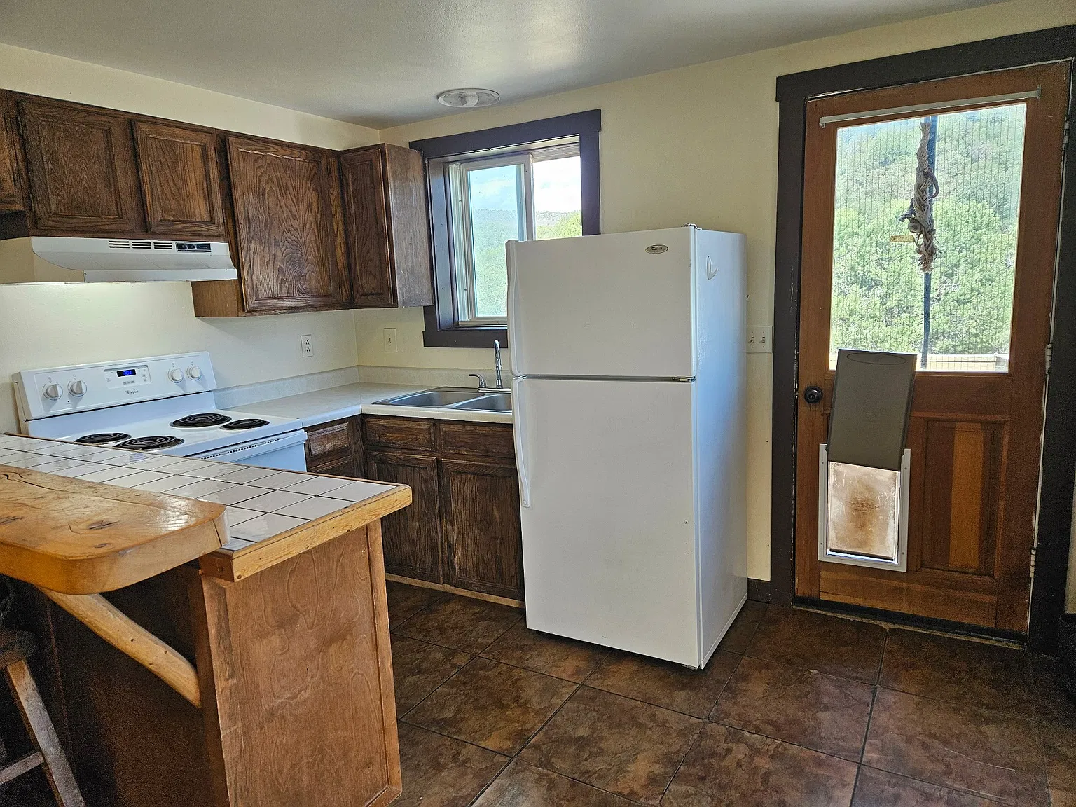 Darling 2nd floor of a house on an 80 acre horse ranch just outside of Carbondale. — Photo 2