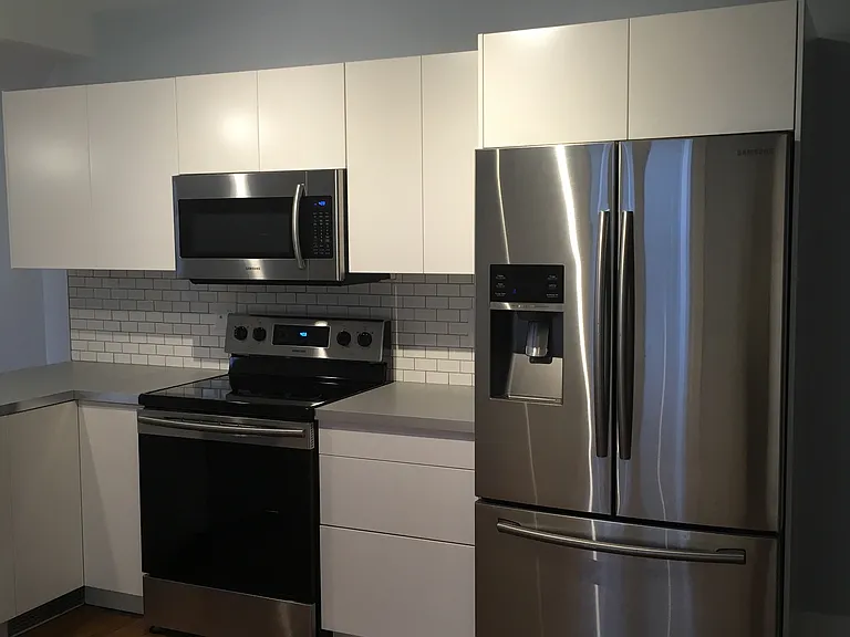 632 Prospect Ave SE #4 — Photo 3