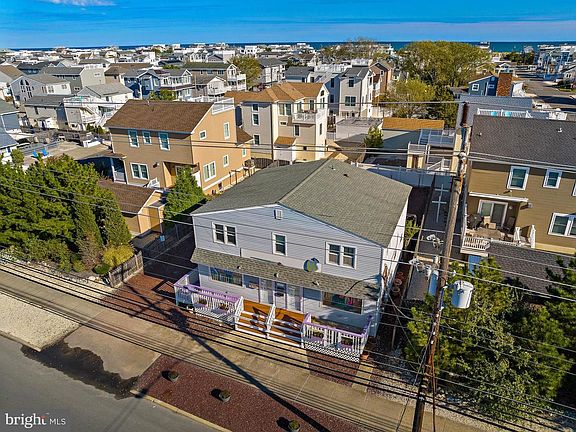 3rd image of 2807 Long Beach Blvd