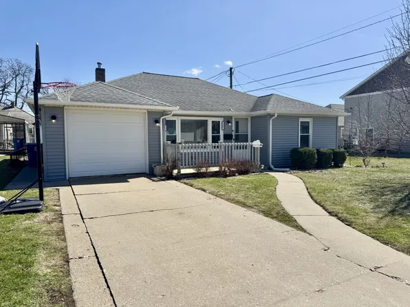 717 Cross St, Peru, IL 61354