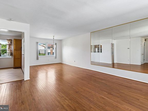 4th image of 6409 Whitwell Ct