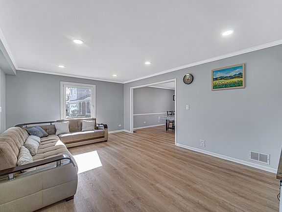 3rd image of 1623 W Bray Ct