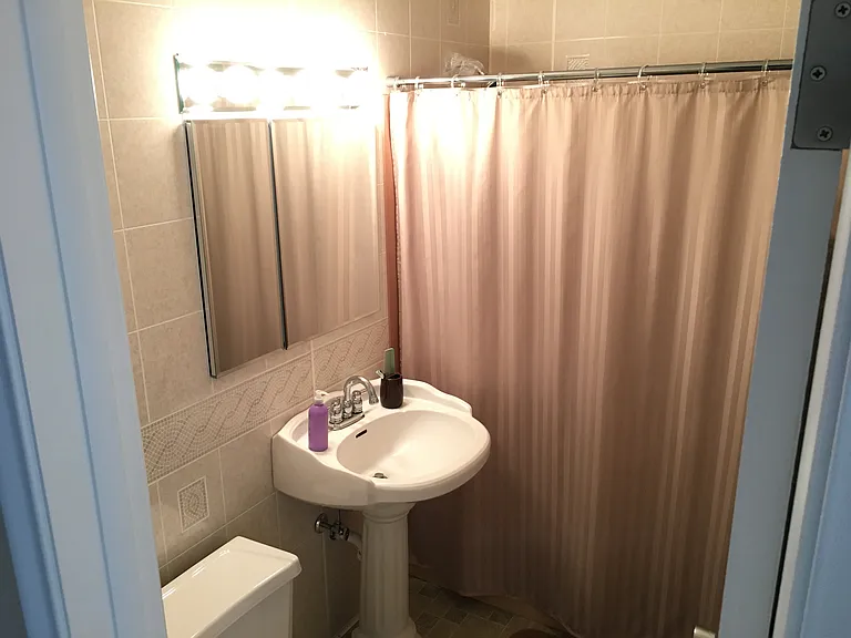 260 Richard St #4 — Photo 15