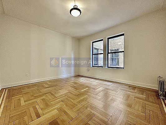 4th image of 664 W 163rd St #502