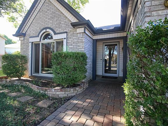 2nd image of 8220 Marie Ln