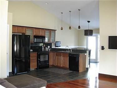 5th image of 3414 Orchard Ct SE