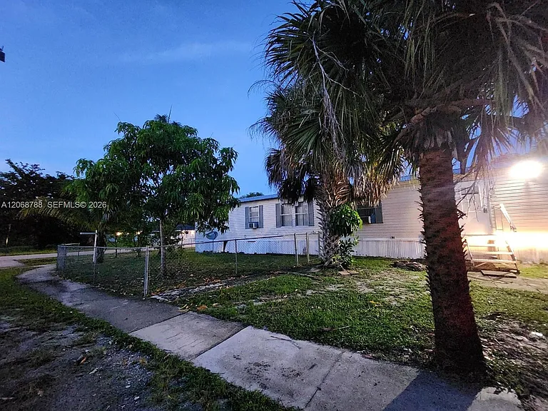 5864 Cartier Rd #H — Photo 27