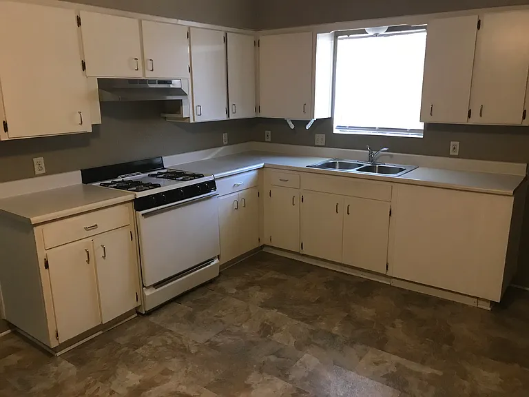 Morton Place Apartments — Photo 10