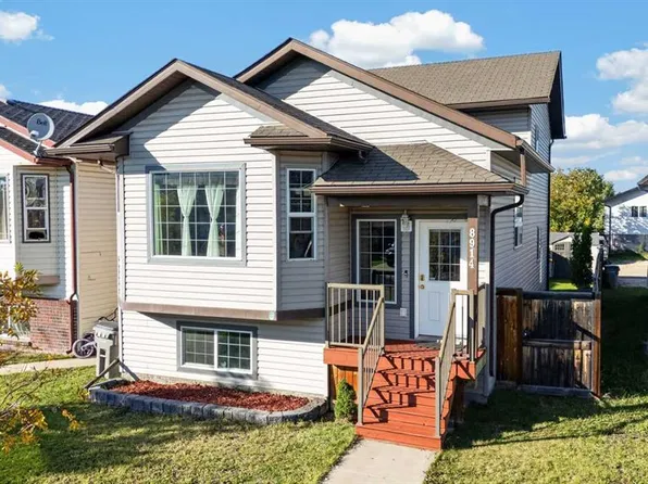 8914 W 71st Ave, Grande Prairie, AB T8X 0E1