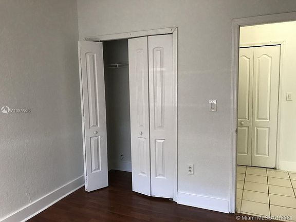 5th image of 2460 SE 16th Ter Unit 101