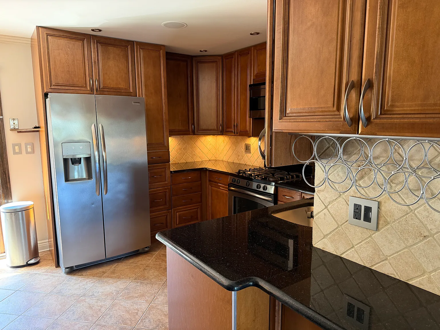 2 bed, 1.5 bath, 1150 sqft, $2,800 — Photo 2
