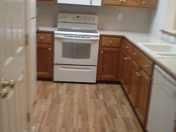 4th image of 152 Charles Towne Dr