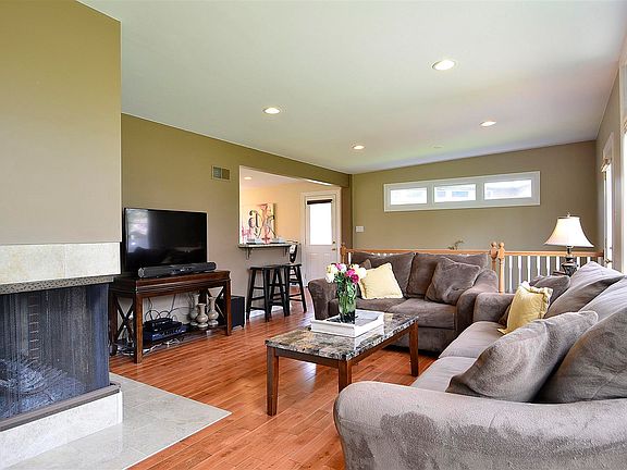 5th image of 521 Oakwood Dr