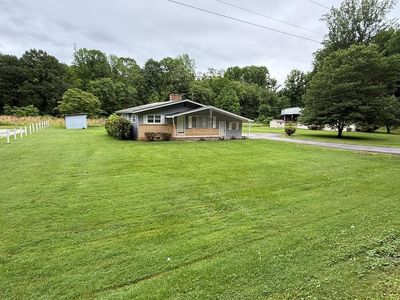 188 W Deep Creek Rd, Bryson City, NC, 28713