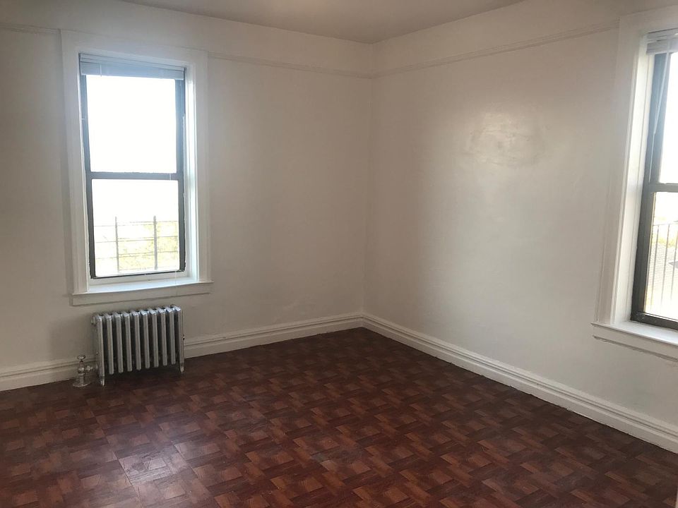 2nd image of 2530 Holland Ave