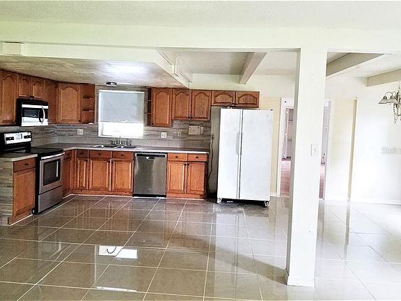 5th image of 1335 N Lyndell Dr