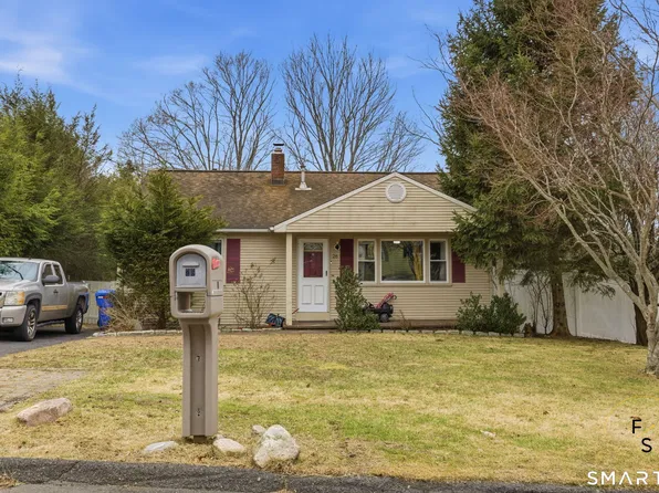 26 Martin Rd, Bristol, CT 06010