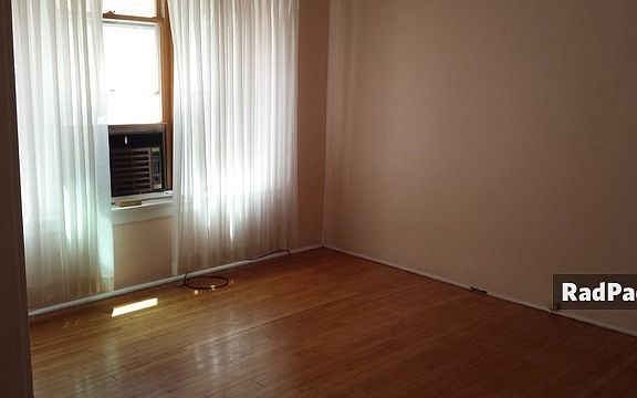 4th image of 2741 N Francisco Ave #1