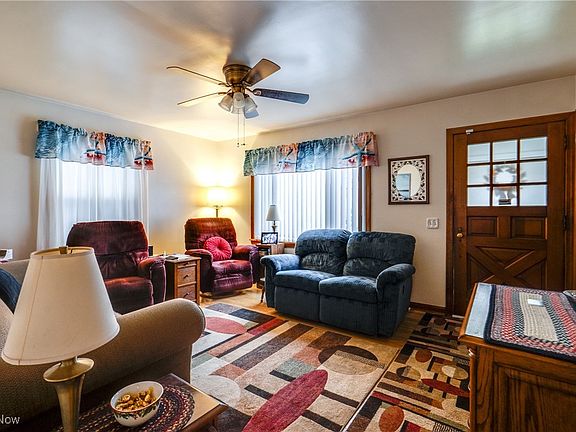 5th image of 708 29th St NE