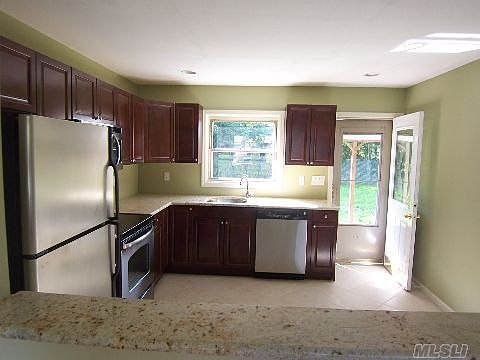 4th image of 28 Hopes Ave