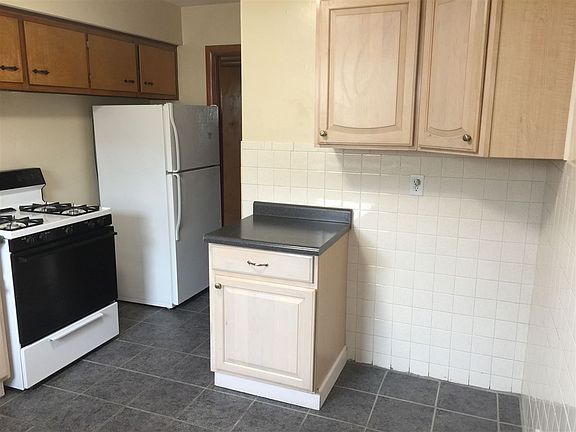 5th image of 2324 Pierce Ave