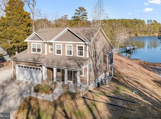595 Lovers Ln, Lancaster, VA 22503