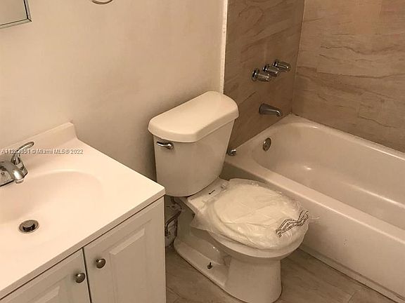 3rd image of 127 NE 66th St #0