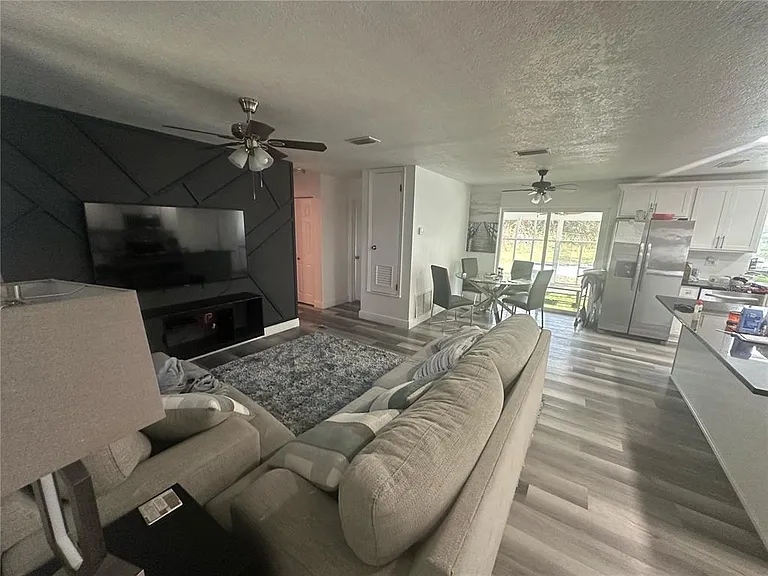 1011 Gerona Ave — Photo 4