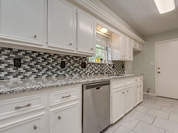 4th image of 15810 Fern Basin Dr