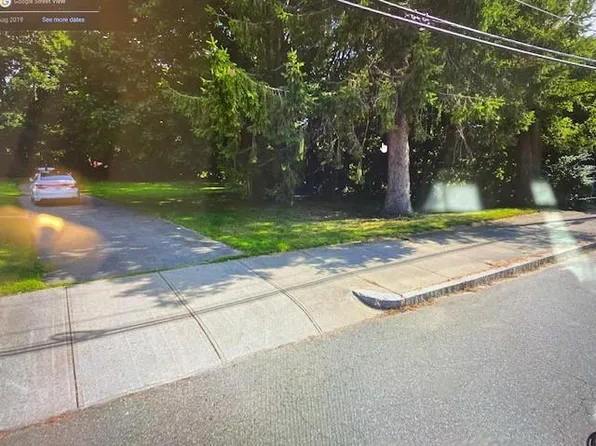 6 Church St, Cumberland, RI 02864