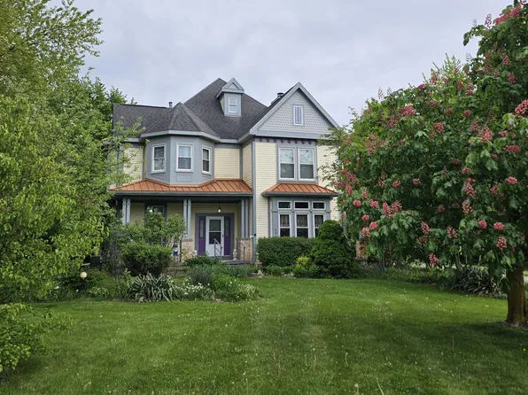 5971 Creekview Ct, Ann Arbor, MI 48108