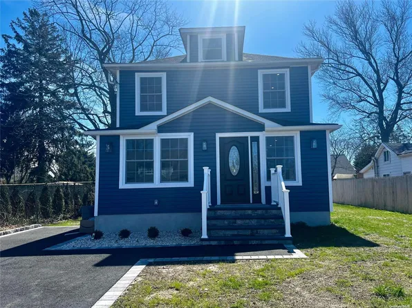 64 Laurel Street, Patchogue, NY 11772