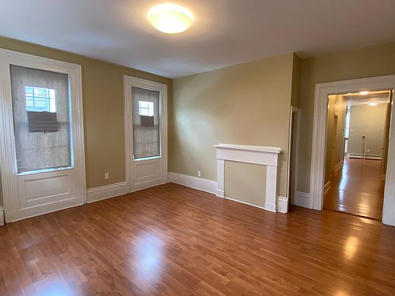 3rd image of 25 Bartlett St #1L